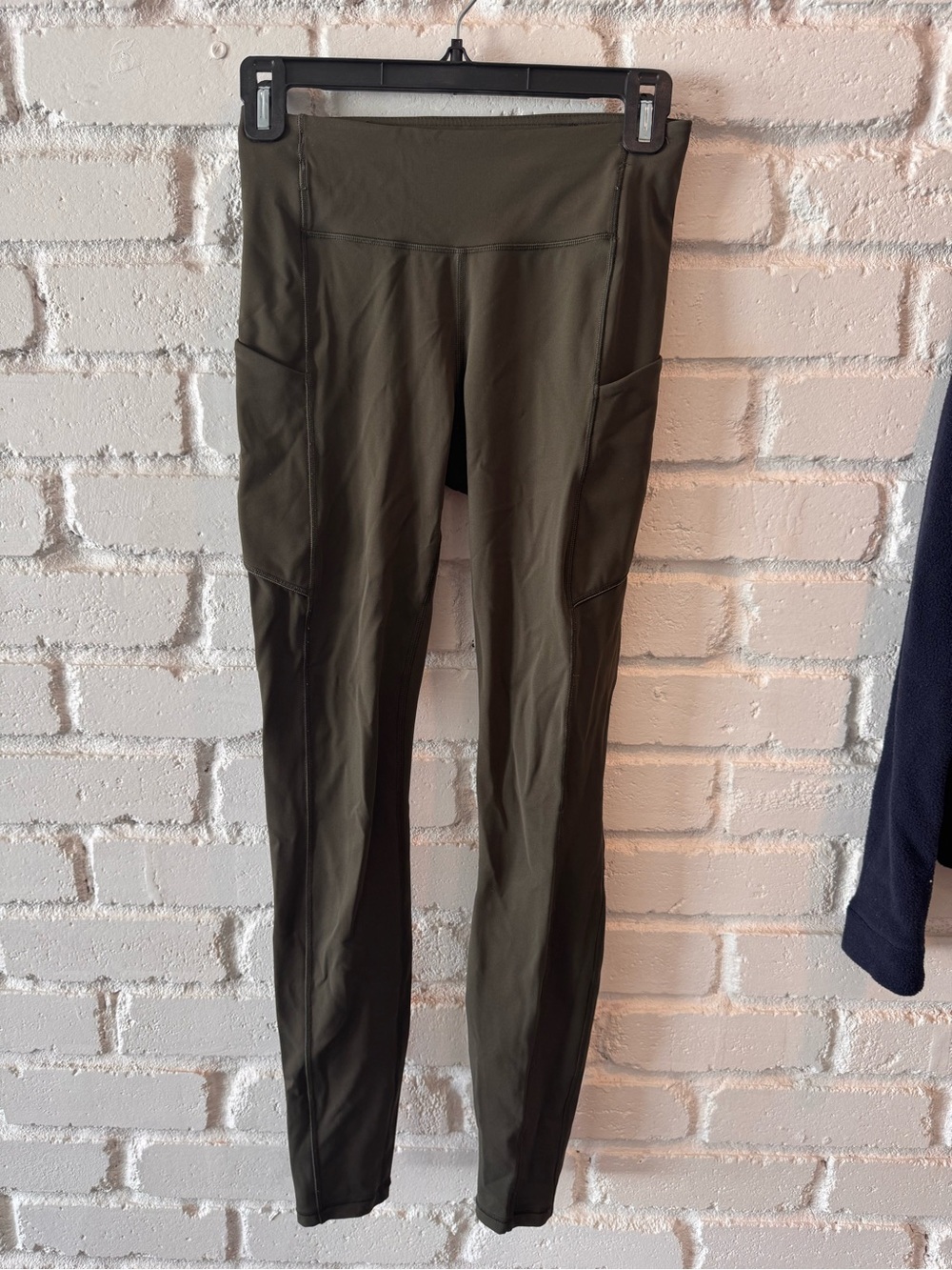 Lululemon Olive High-Waist Active Leggings with Side Pockets